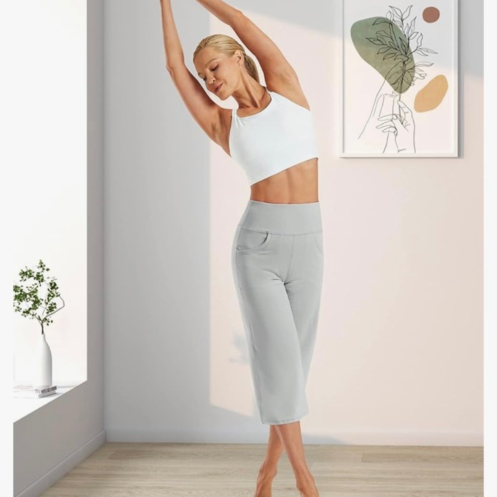 Promover wide leg cropped high waist capri pants with pockets. Size small. - Picture 3 of 6